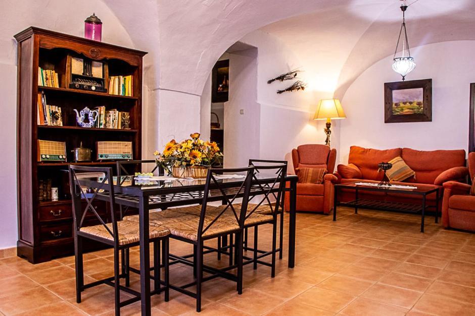 Casa Rural Los Gaitanes Valverde de Leganés Extérieur photo